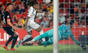 Mbappe tịt ngòi trận ra mắt La Liga